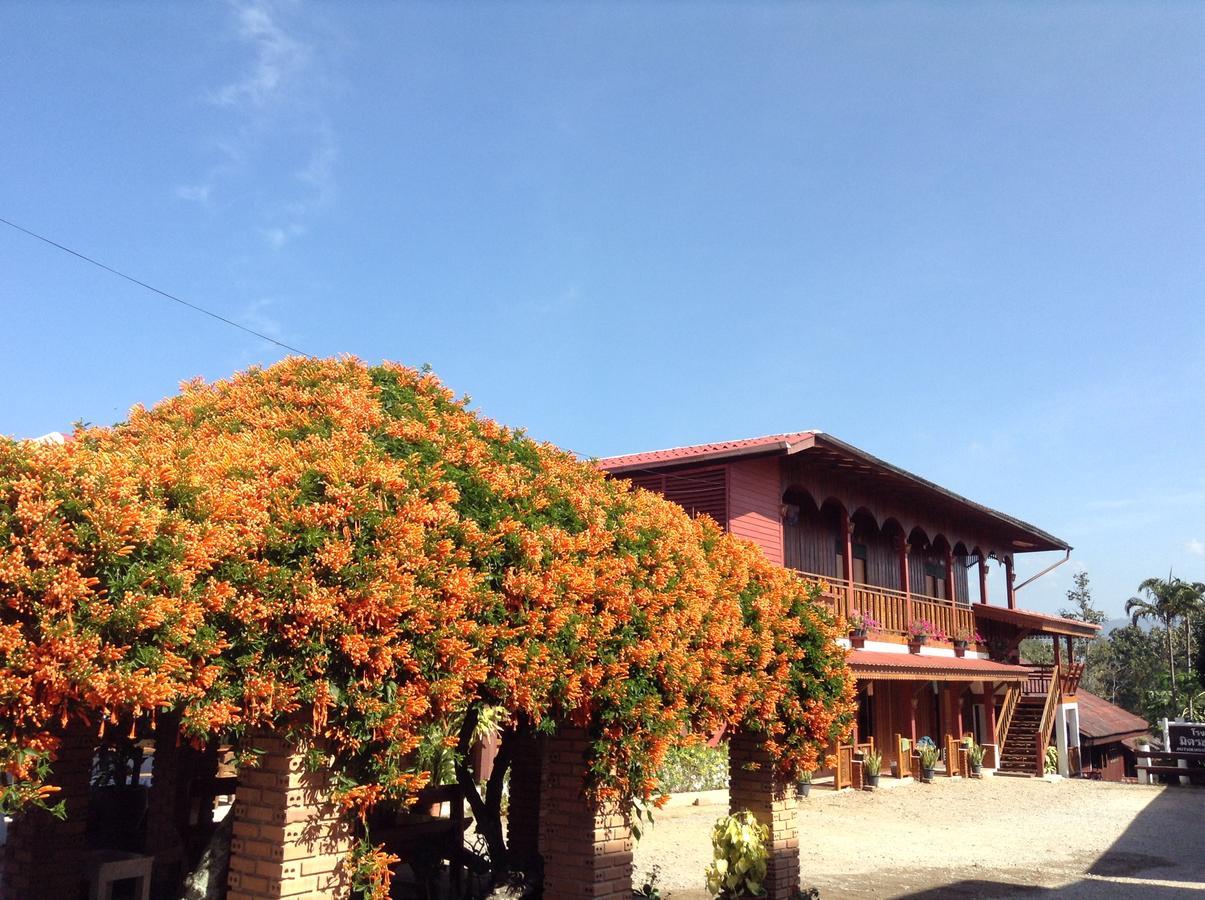 Mitkhoonyoum Hotel Ban Khun Yuam Экстерьер фото